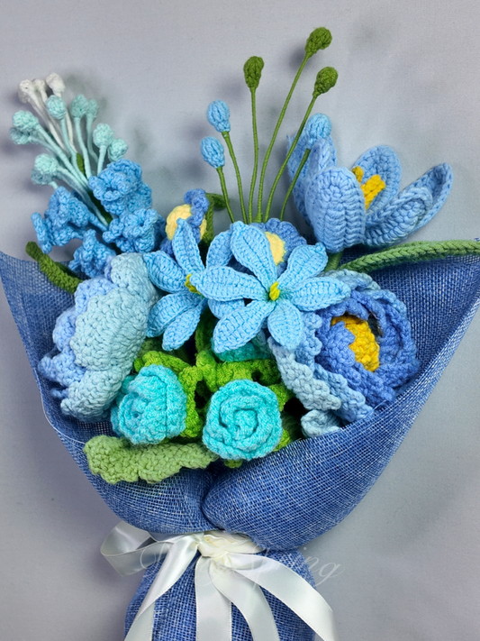 The Layered Heart Bouquet - Blue