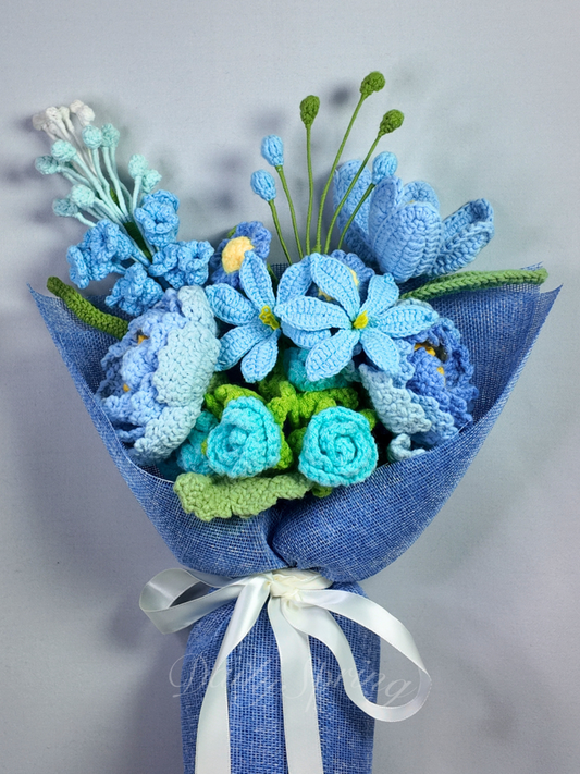 The Layered Heart Bouquet - Blue